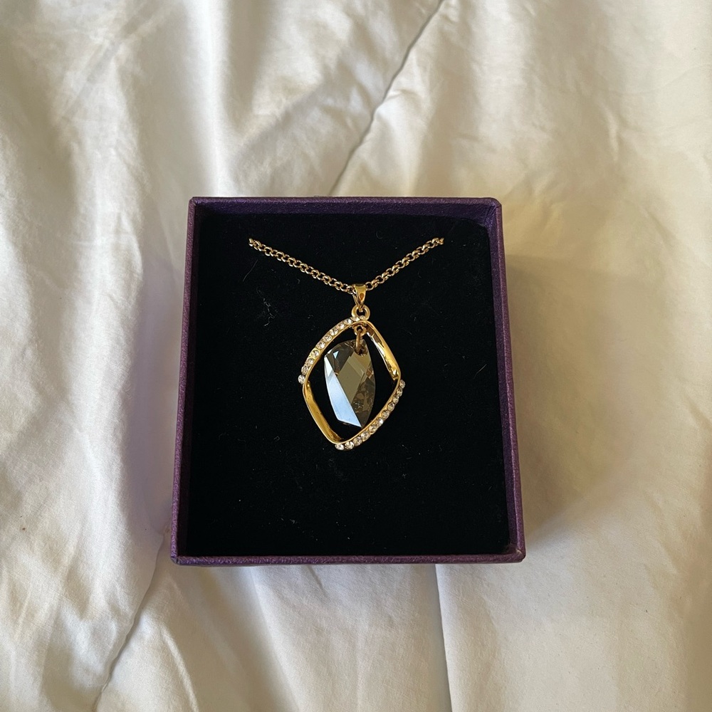 Ginko Swarovski Gold Necklace with Pendant
